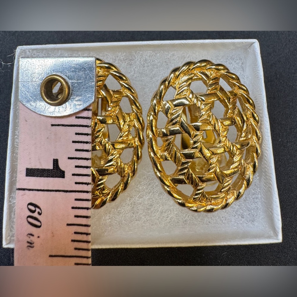 Christian Dior Basket Weave Earrings - Picture 6 of 16